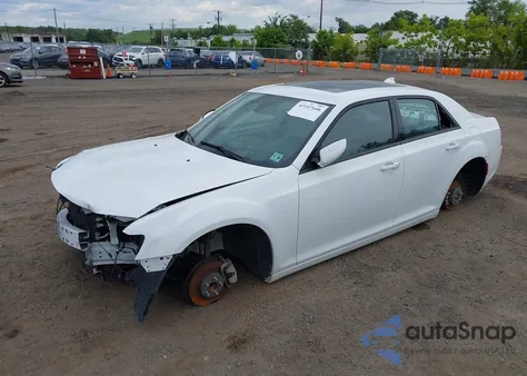 2021 Chrysler 300 300S z USA, uszkodzony, nr VIN 2C3CCABG6MH634312